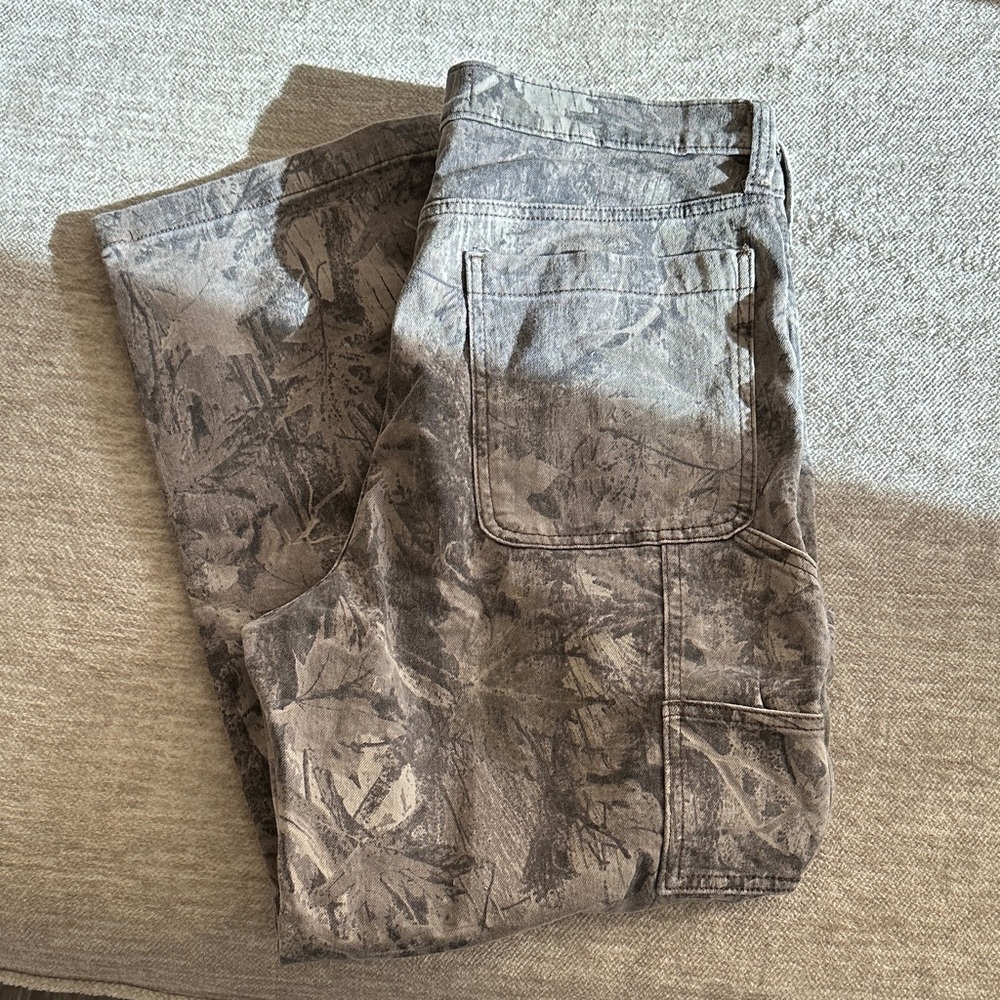 Hollister Men's Camo Baggy Stretch Pants